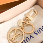 Louis Vuitton LV Circle Bag Charm & Key Holder M68000 Golden