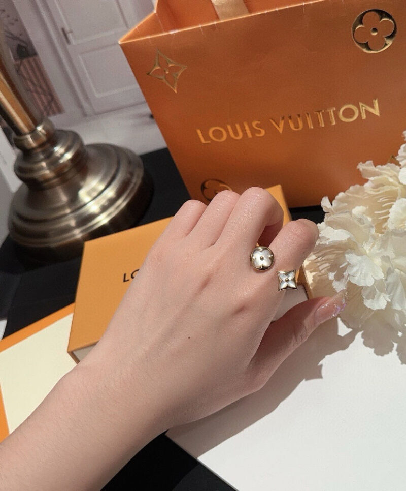 Louis Vuitton Colour Blossom BB Between The Finger Ring Q9J81H Red