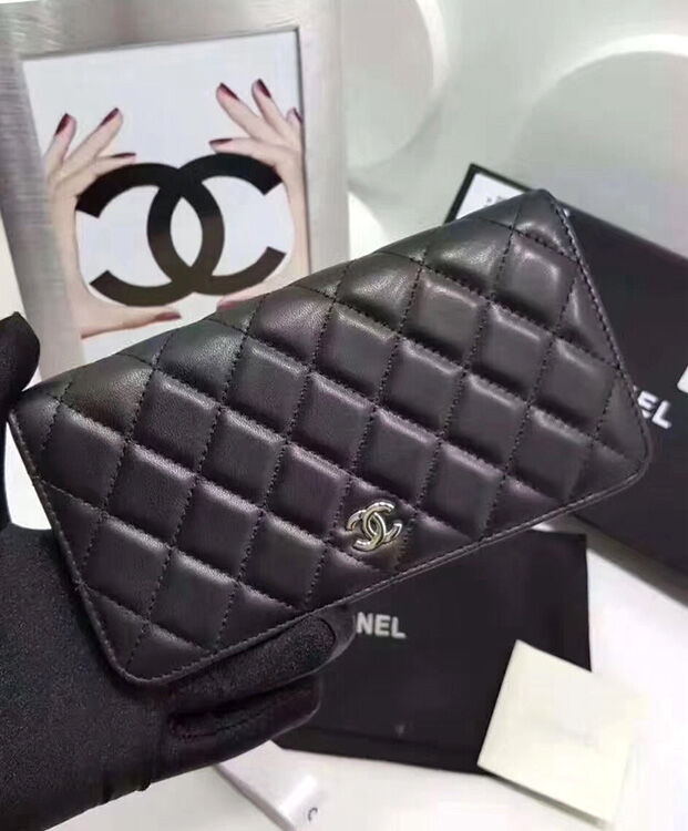 Chanel Quilted Bi-fold Wallet in Lambskin Black