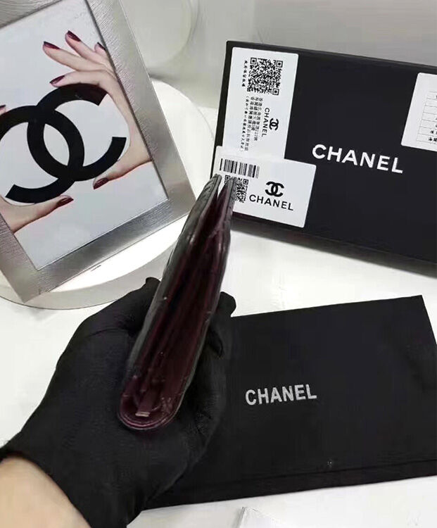 Chanel Quilted Bi-fold Wallet in Lambskin Black