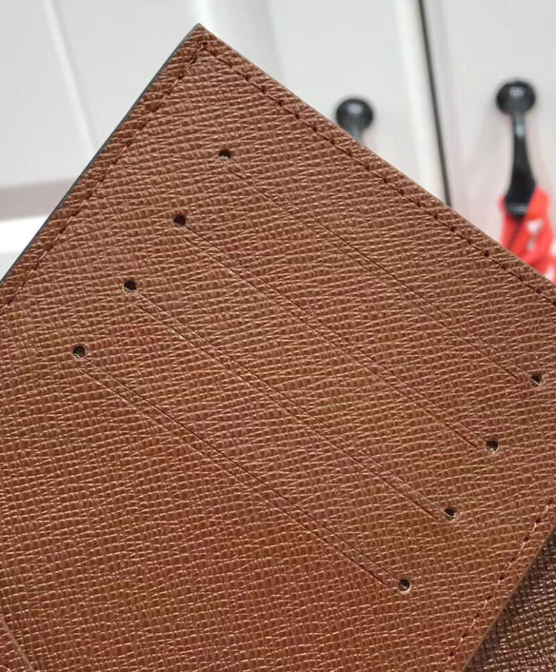 Louis Vuitton Passport Coverp Brown M64502