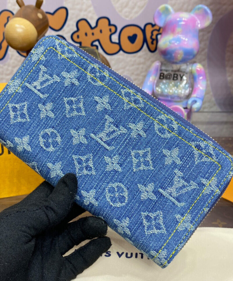 Louis Vuitton Zippy Wallet M82958 Blue