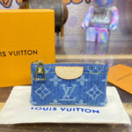 Louis Vuitton Key Pouch M82961 Blue