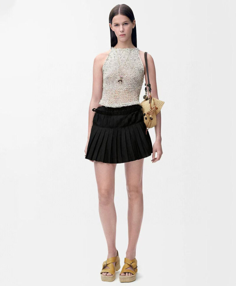 Loewe Women's Pleated Shorts In Viscose And Linen Black
