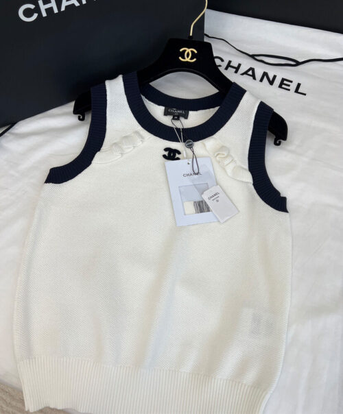 Chanel Women's Vest Sweater Cream