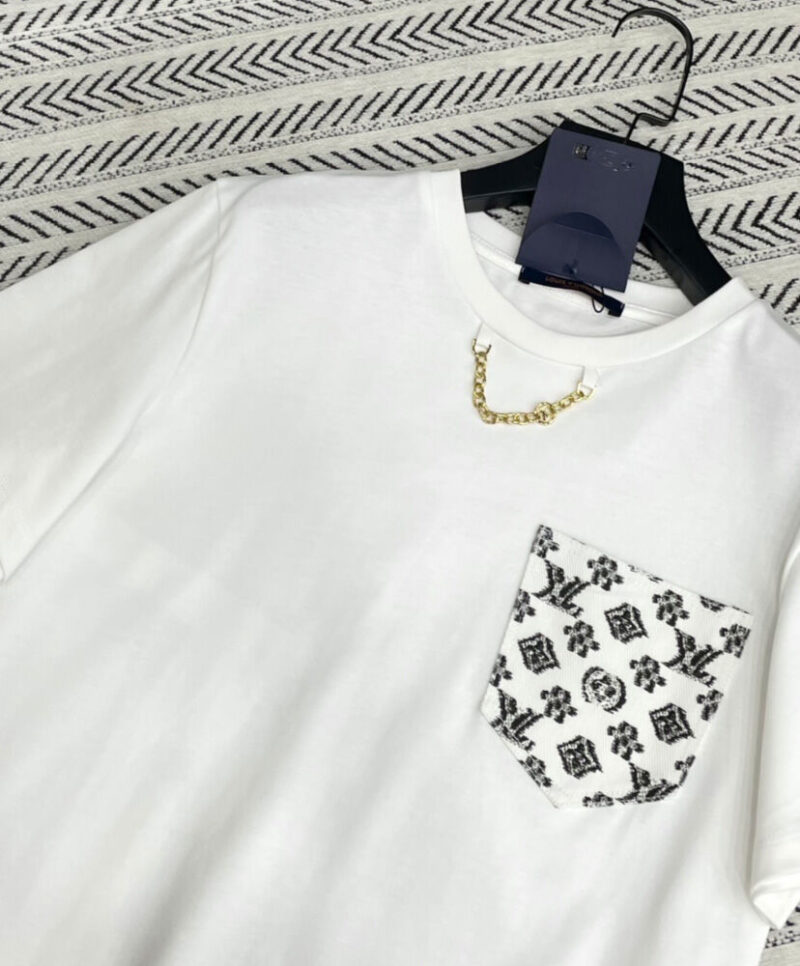 Louis Vuitton Women's Graphic chain T-shirt White
