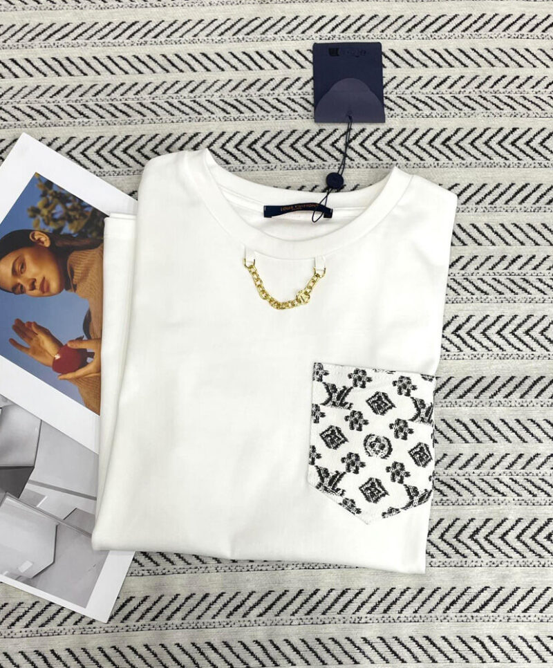 Louis Vuitton Women's Graphic chain T-shirt White