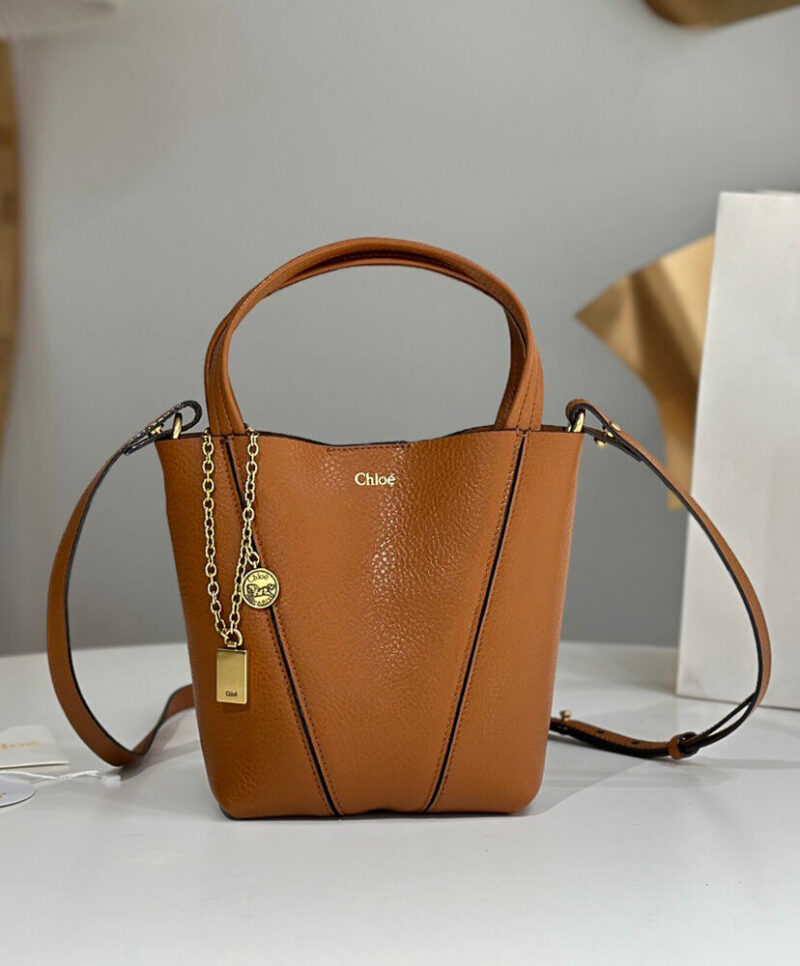 Chloe Small Chloe Spin Tote Bag In Grained Leather