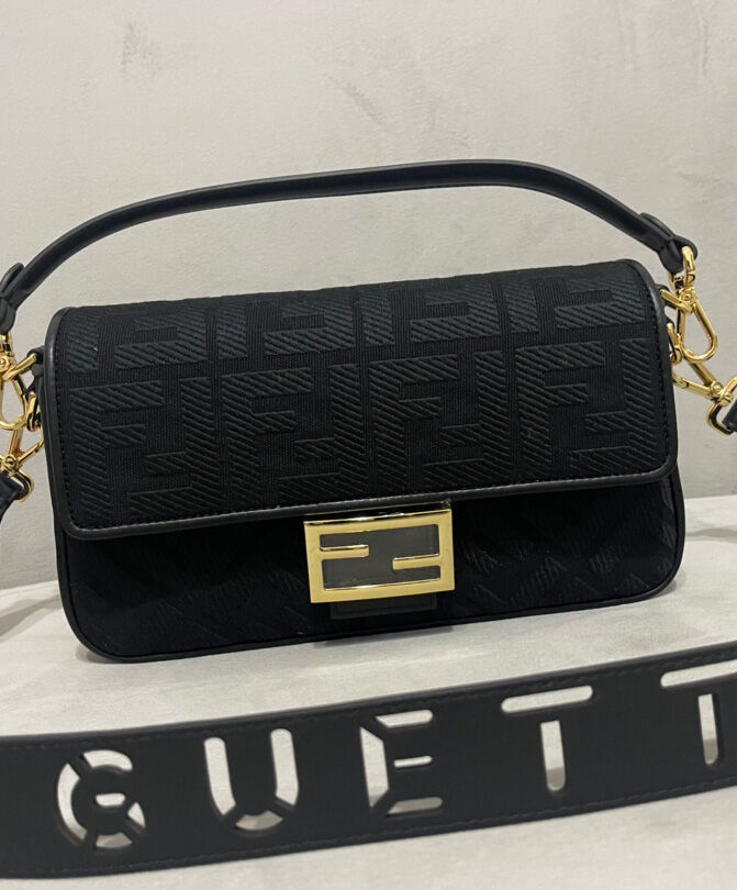 Fendi Baguette 8BR600
