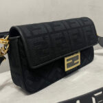 Fendi Baguette 8BR600