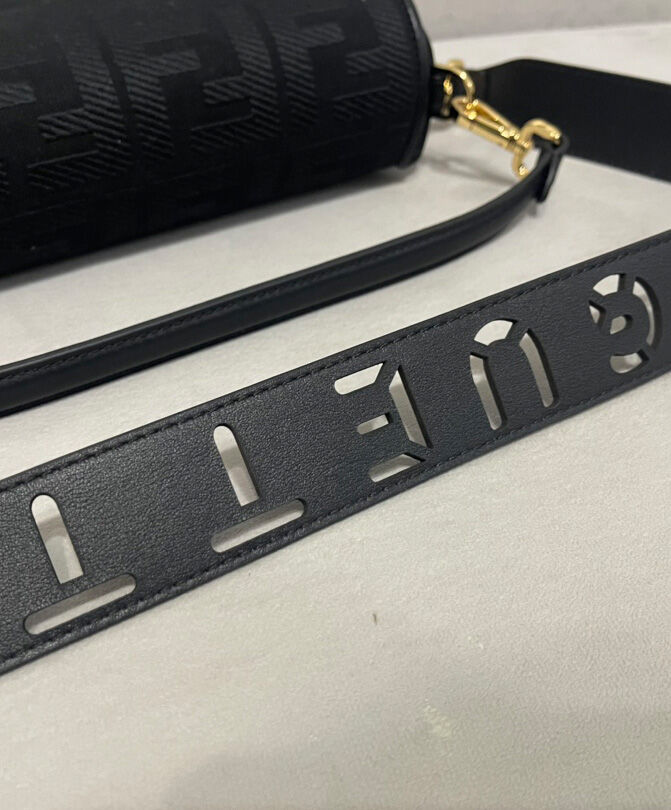Fendi Baguette 8BR600
