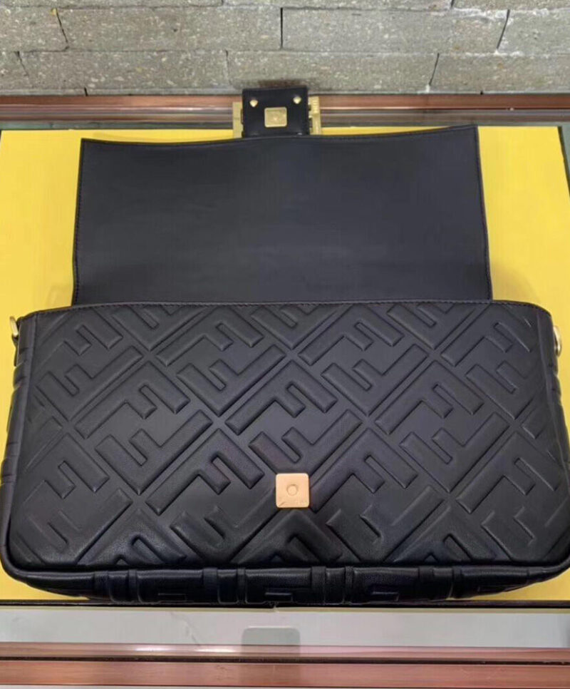 Fendi Baguette Large 8BR771