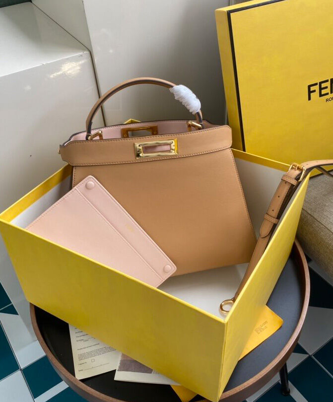 Fendi Peekaboo Iseeu Medium 8BN321