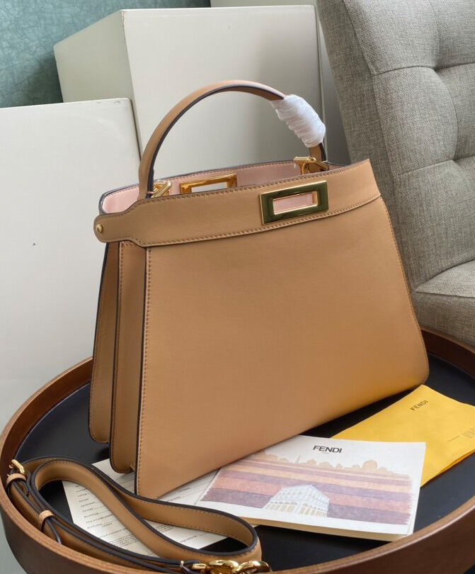 Fendi Peekaboo Iseeu Medium 8BN321