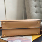 Fendi Peekaboo Iseeu Medium 8BN321