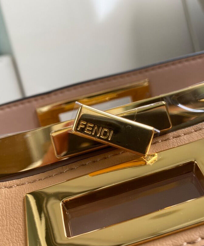 Fendi Peekaboo Iseeu Medium 8BN321