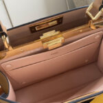 Fendi Peekaboo Iseeu Medium 8BN321