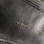 Givenchy Medium Pandora bag in grained leather BB05250013 Black