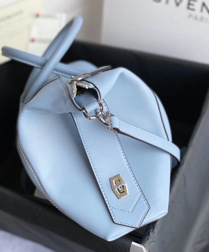 Givenchy Small Antigona Soft Bag In Smooth Leather