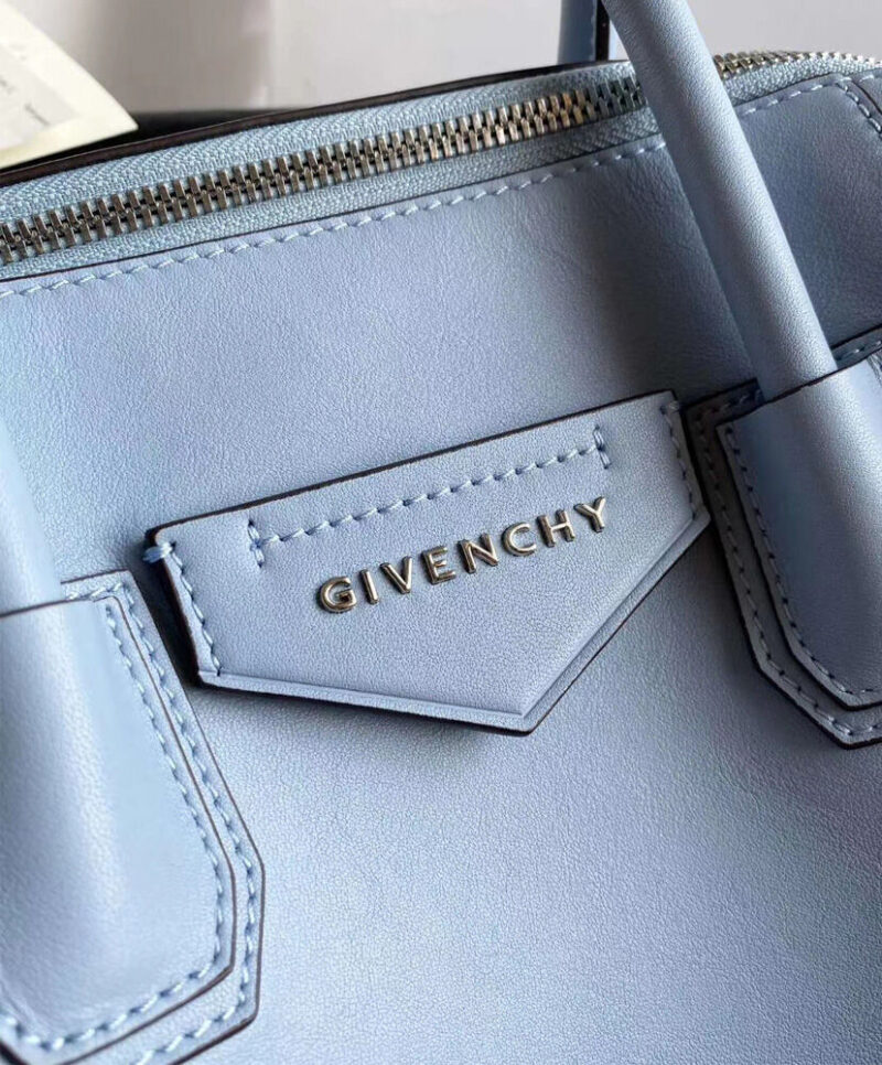Givenchy Small Antigona Soft Bag In Smooth Leather