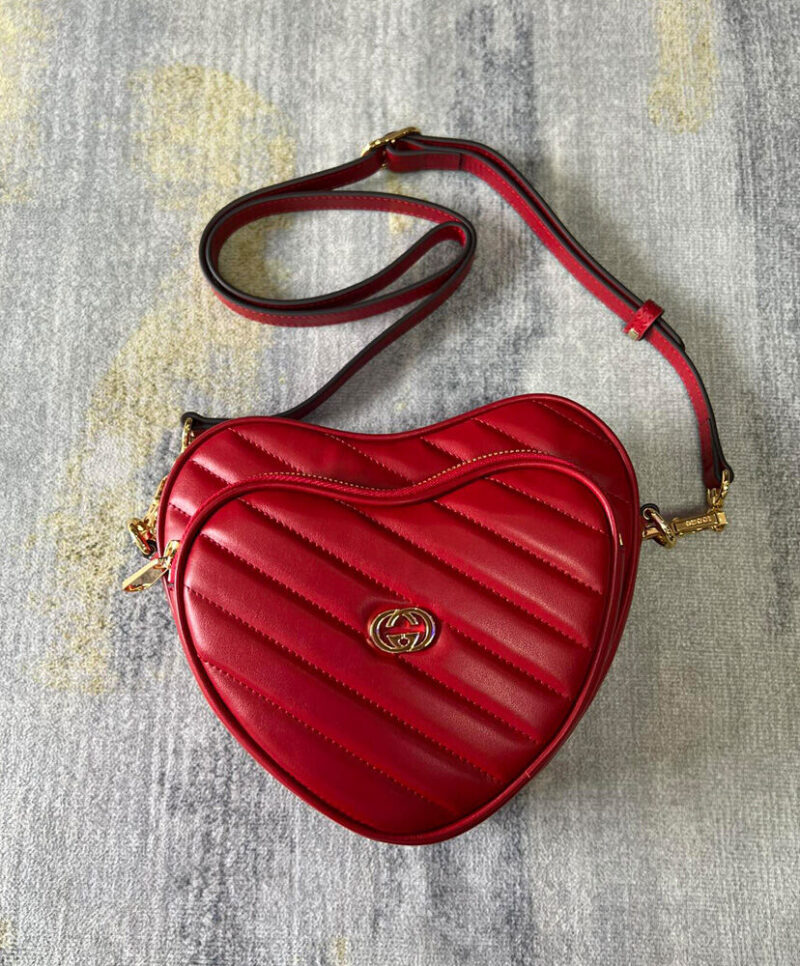Gucci Interlocking g Mini Heart Shoulder Bag 751628