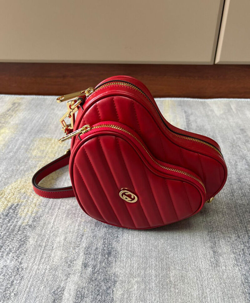 Gucci Interlocking g Mini Heart Shoulder Bag 751628