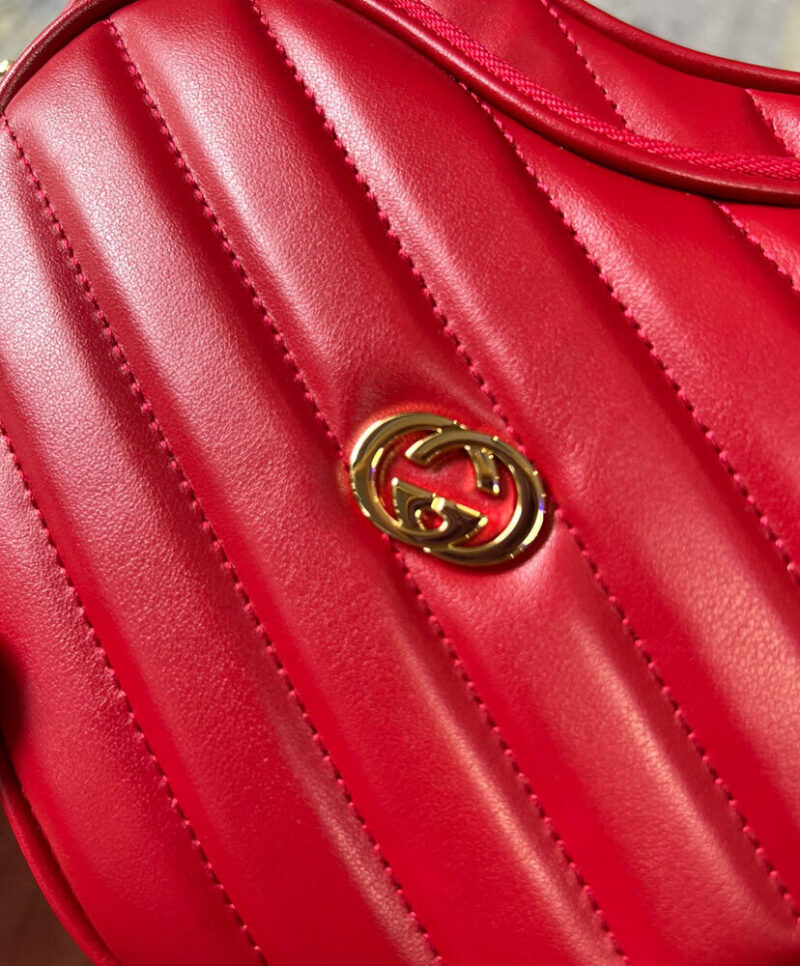 Gucci Interlocking g Mini Heart Shoulder Bag 751628