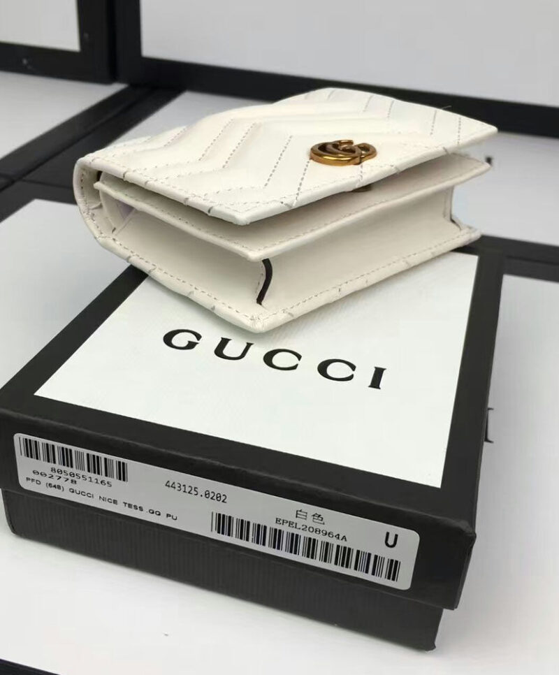 Gucci Women's GG Marmont card case 443125
