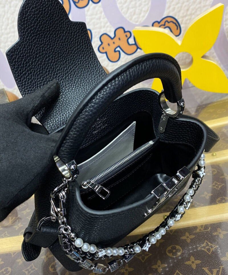 Louis Vuitton Capucines Mini M11908 Black