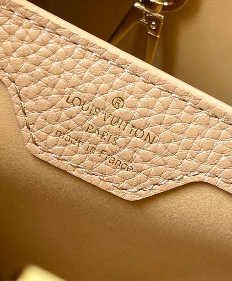 Louis Vuitton Capucines MM M22676 M23058