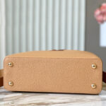 Louis Vuitton Capucines MM M22676 M23058