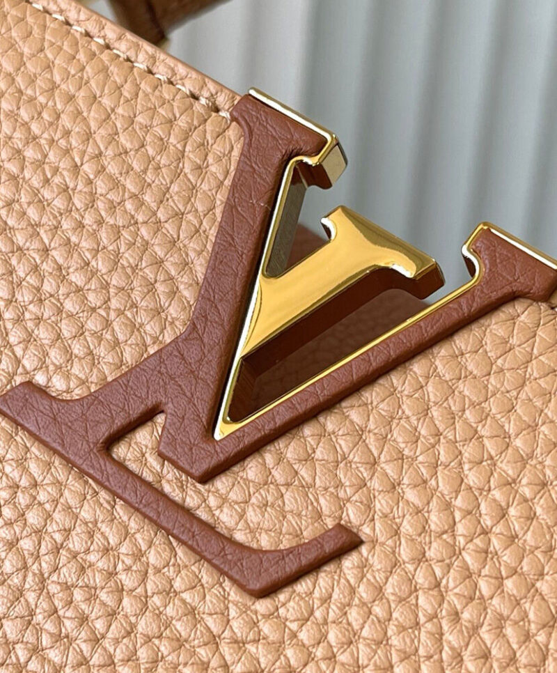 Louis Vuitton Capucines MM M22676 M23058