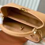 Louis Vuitton Capucines MM M22676 M23058