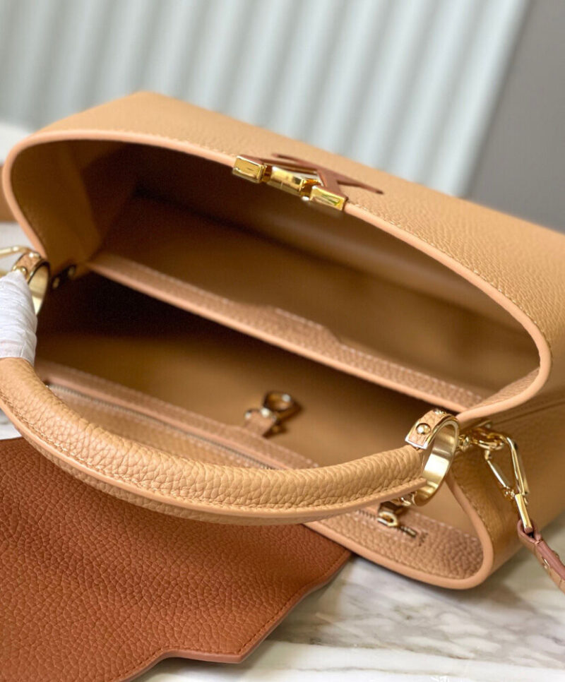 Louis Vuitton Capucines MM M22676 M23058