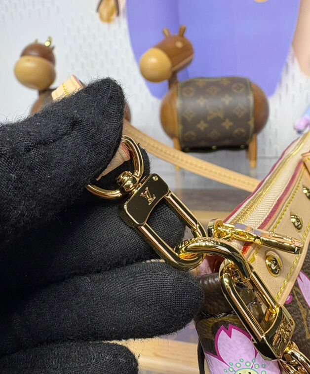 LV X TM Pochette Accessoires M13666 Brown
