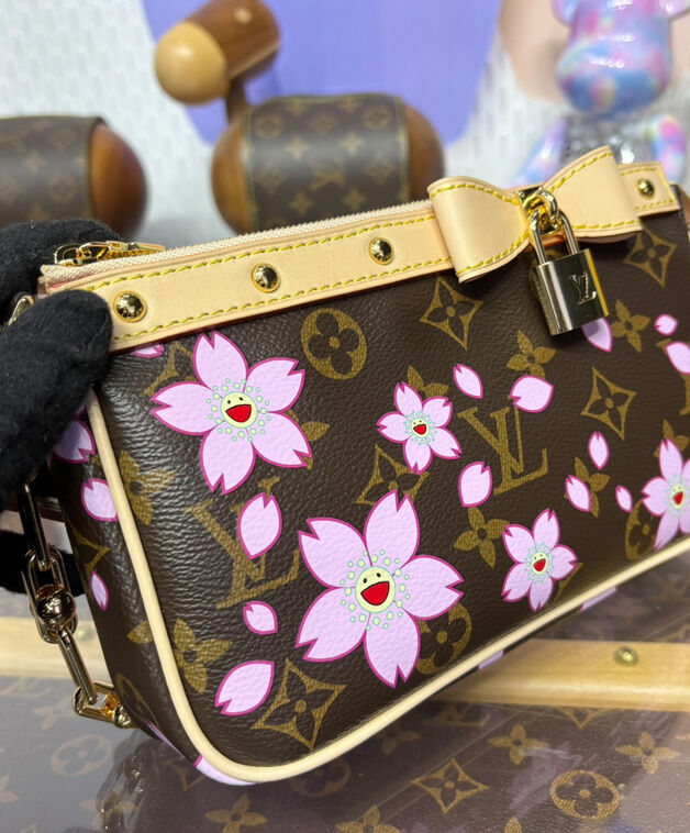 LV X TM Pochette Accessoires M13666 Brown