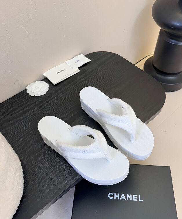 Chanel Women's Thongs G46202 White