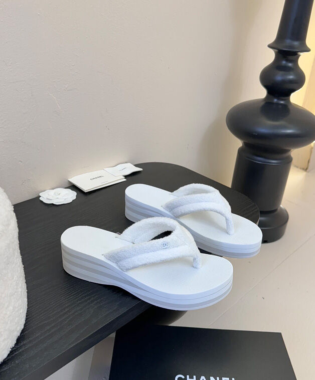 Chanel Women's Thongs G46202 White