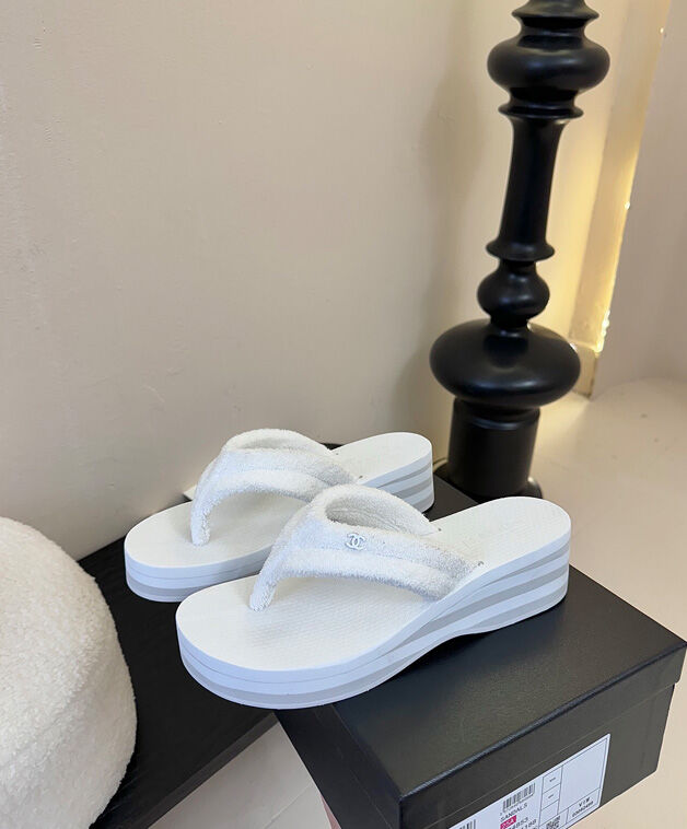 Chanel Women's Thongs G46202 White