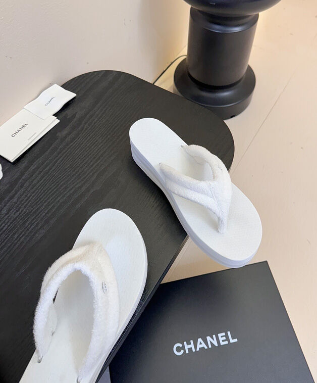 Chanel Women's Thongs G46202 White
