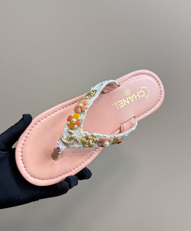 Chanel Women's Thongs G46304