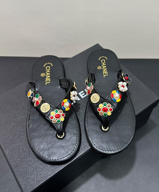 Chanel Women's Thongs G46304 Black