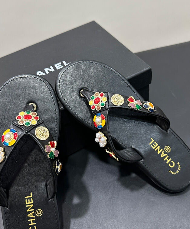 Chanel Women's Thongs G46304 Black
