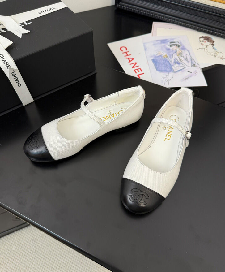 Chanel Women's Mary Janes G46379 White
