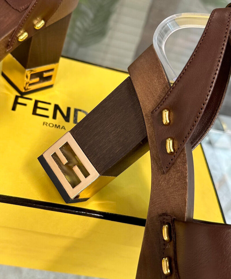 Fendi Women's Baguette Show 8Z8375