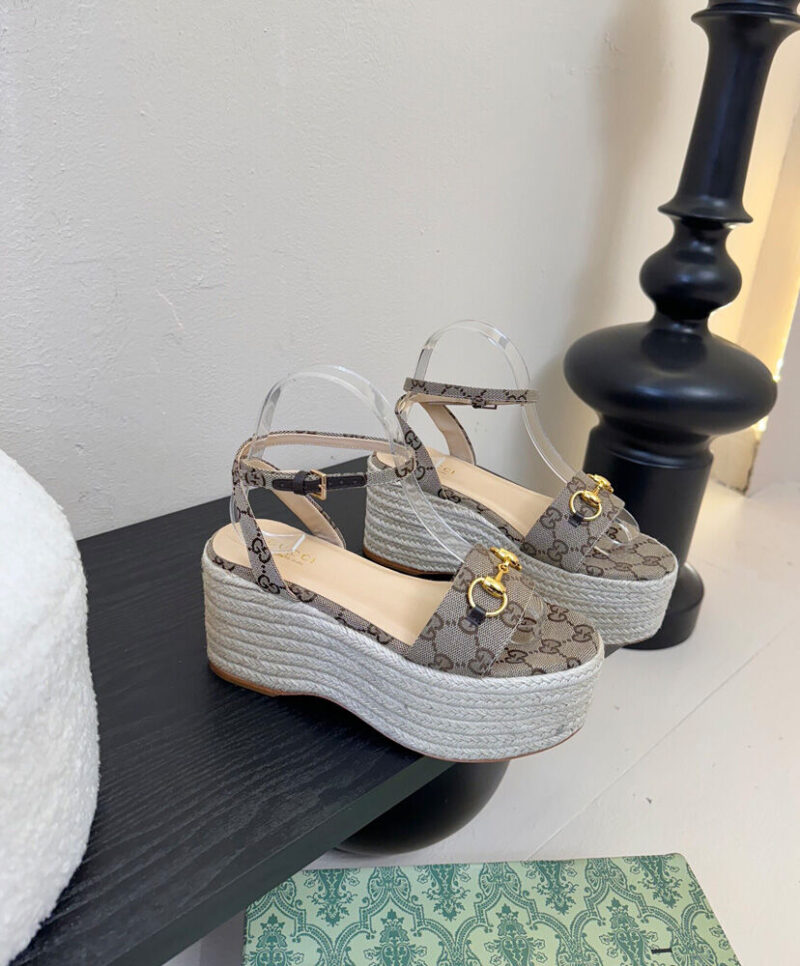 Gucci Women's Horsebit Lace-up Shoes Apricot