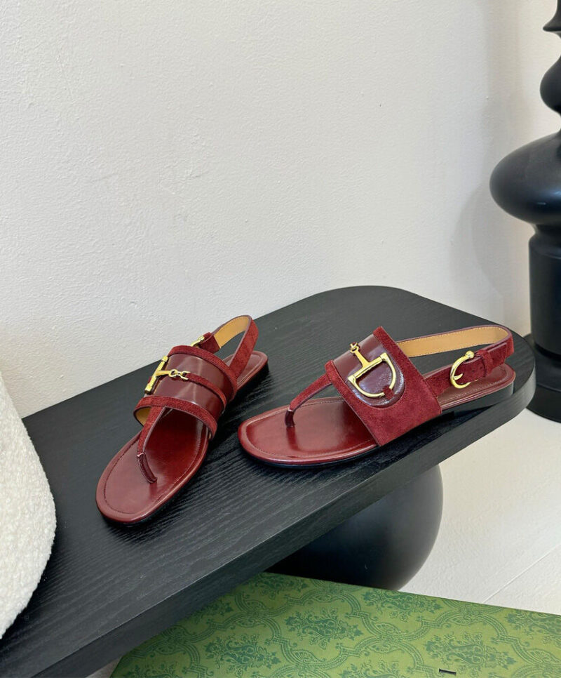 Gucci Women's Thong Sandals With Horsebit Red