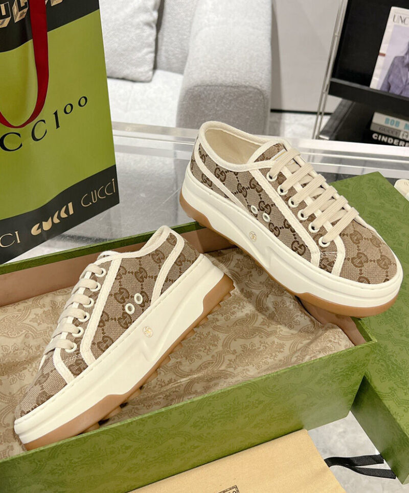 Gucci Women's GG Trainer 7467662 Cream
