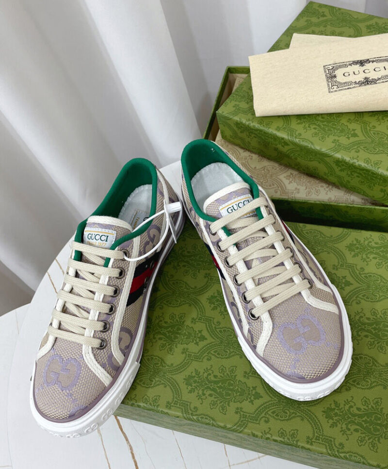 Gucci Unisex Tennis 1977 Jumbo GG Sneaker 725879 Purple