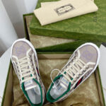 Gucci Unisex Tennis 1977 Jumbo GG Sneaker 725879 Purple